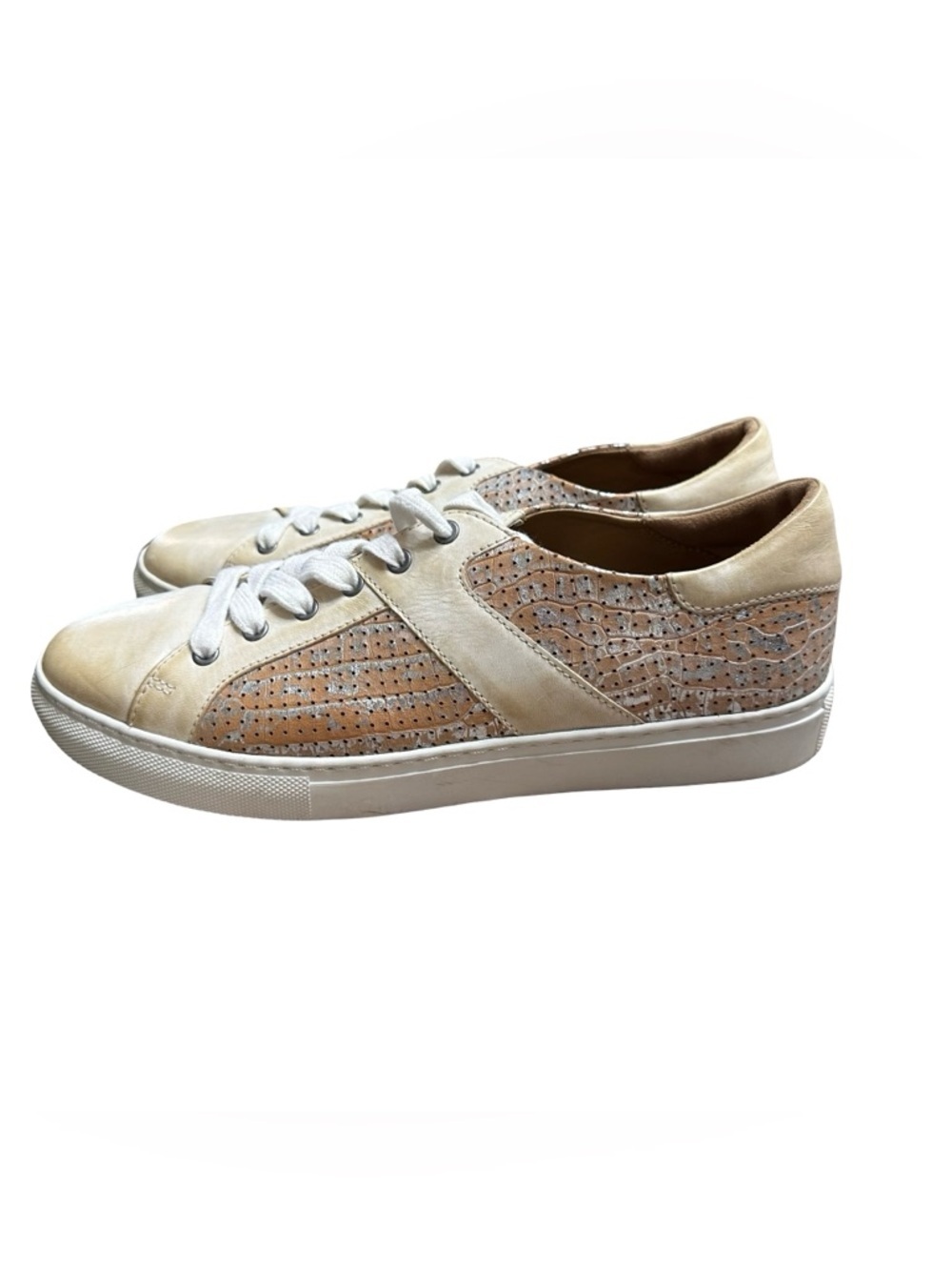 TRASK Tan Perforated Lace Up Sneakers Size 7 Leather Comfort Shoes Boho Chic
